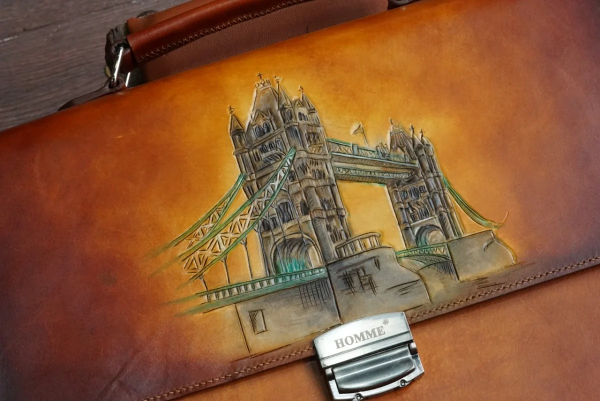 Saigon Leather’s Customizable Artfully Engraved Leather Briefcase - version Tower Bridge, London - Image 3