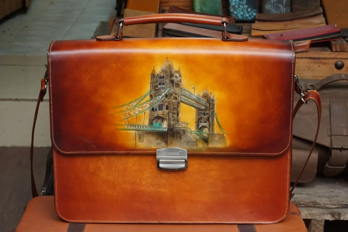 Saigon Leather’s Customizable Artfully Engraved Leather Briefcase - version Tower Bridge, London - Image 2