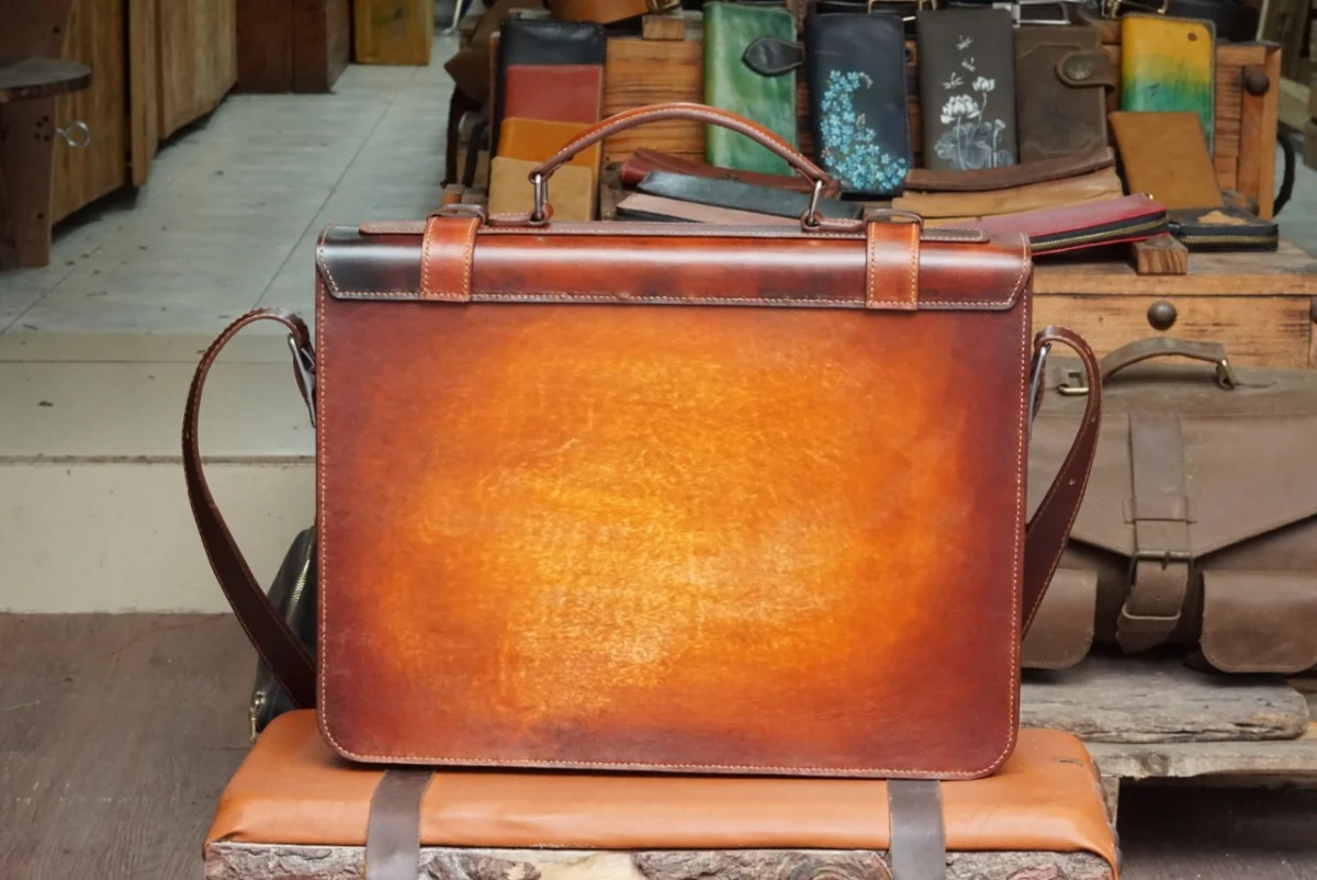 Saigon Leather’s Customizable Artfully Engraved Leather Briefcase version Singapore - Image 5
