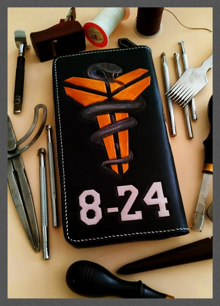 Saigon Leather Custom Hand-Painted Sports Legend Wallet E711 - Image 2