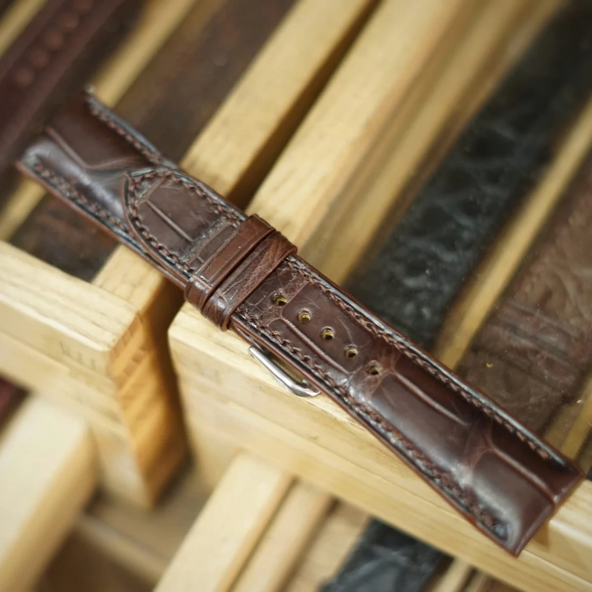Saigon-Leather Handcrafted Green Embossed Crocodile-Pattern Leather Watch Strap - Image 2