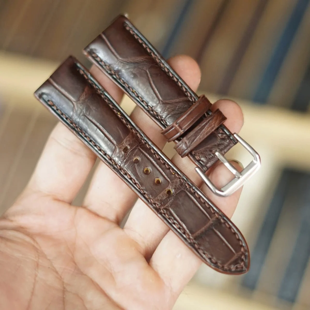 Saigon-Leather Handcrafted Green Embossed Crocodile-Pattern Leather Watch Strap - Image 3