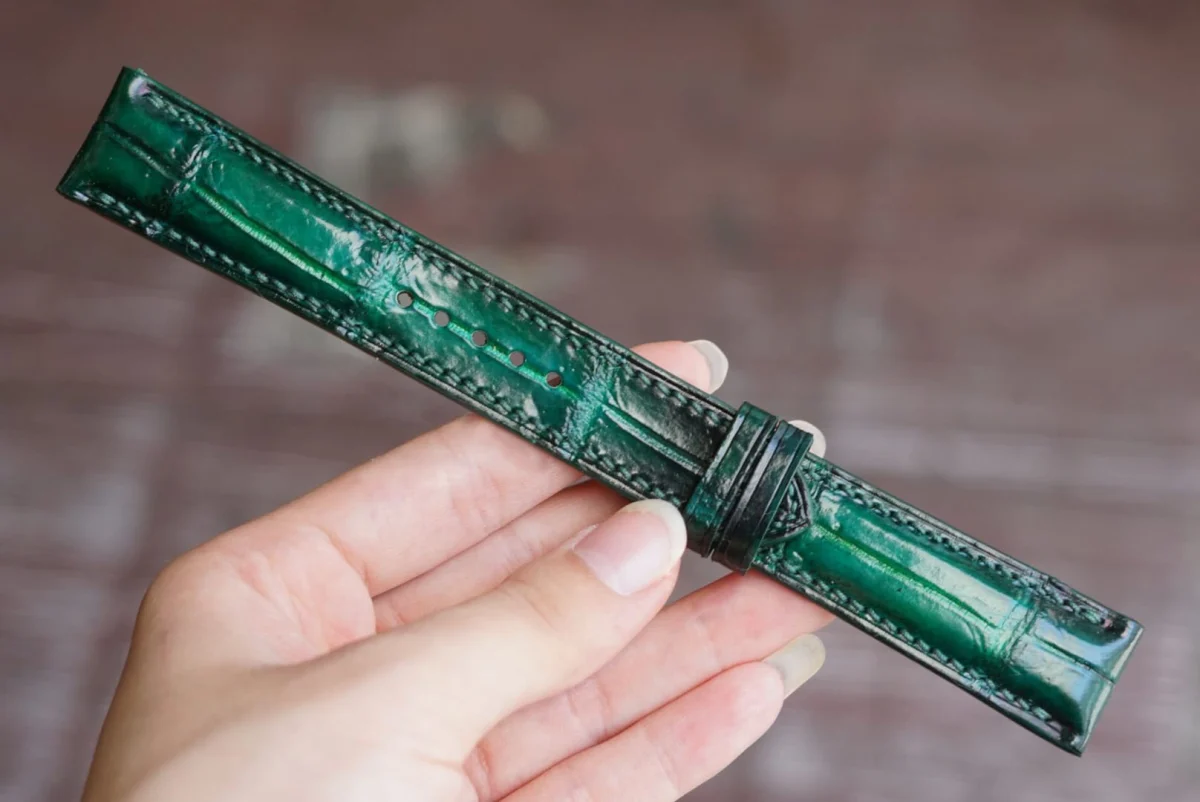 Saigon-Leather Handcrafted Green Embossed Crocodile-Pattern Leather Watch Strap - Image 3