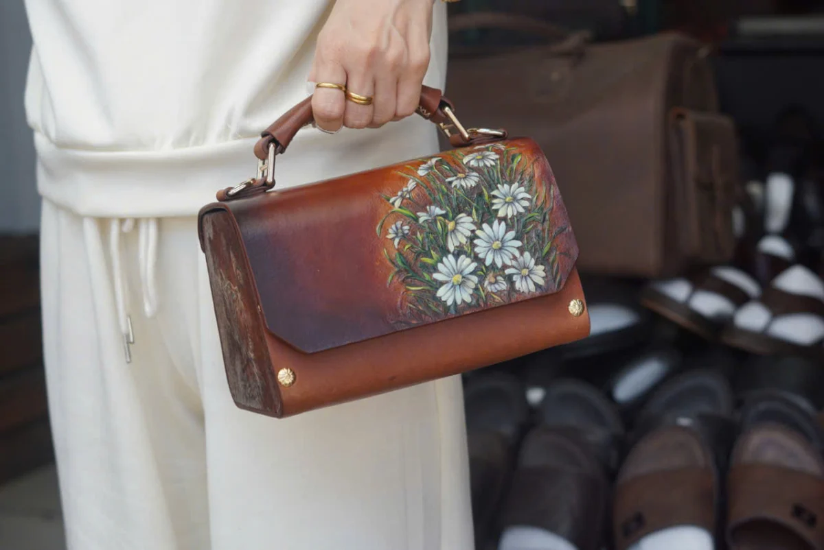 Saigon Leather’s Customizable Handcrafted Leather Handbag – Wild Daisy Reverie Edition - Image 11