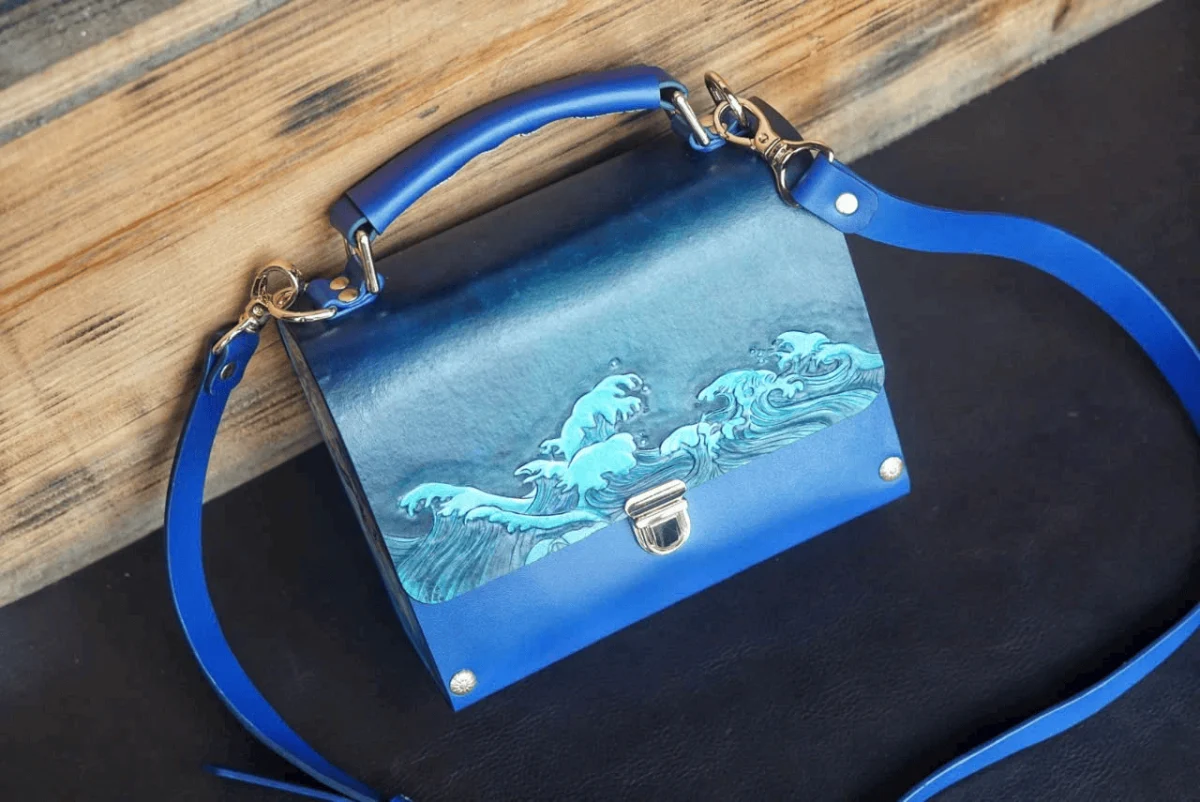 Saigon Leather’s Handcrafted Leather Bag – Ocean Wave Art Edition - Image 4