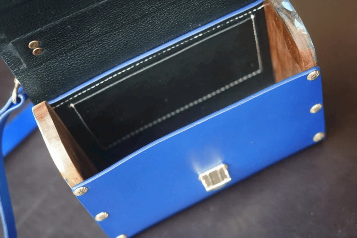 Saigon Leather’s Handcrafted Leather Bag – Ocean Wave Art Edition - Image 5
