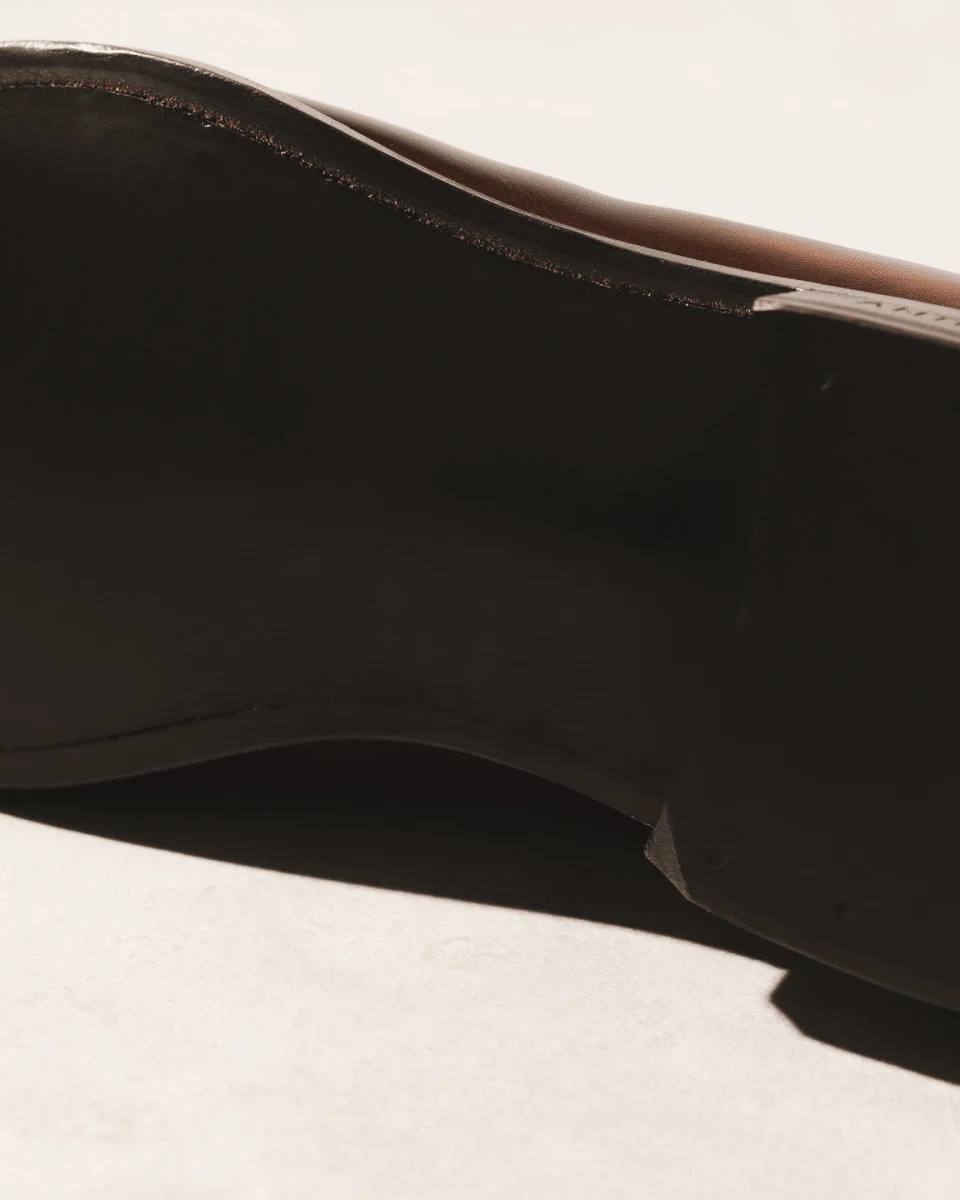 Saigon Leather’s Verona Tassel Loafer – Hand-Patinated Leather in Burgundy EleganceSaigon Leather’s Verona Tassel Loafer – Hand-Patinated Leather in Burgundy Elegance - Image 4