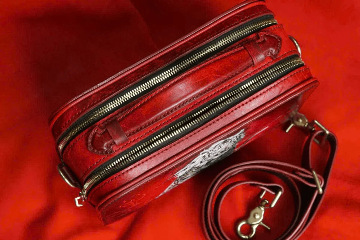 Saigon Leather’s White Tiger Hand-Carved Full-Grain Leather Bag - Image 3