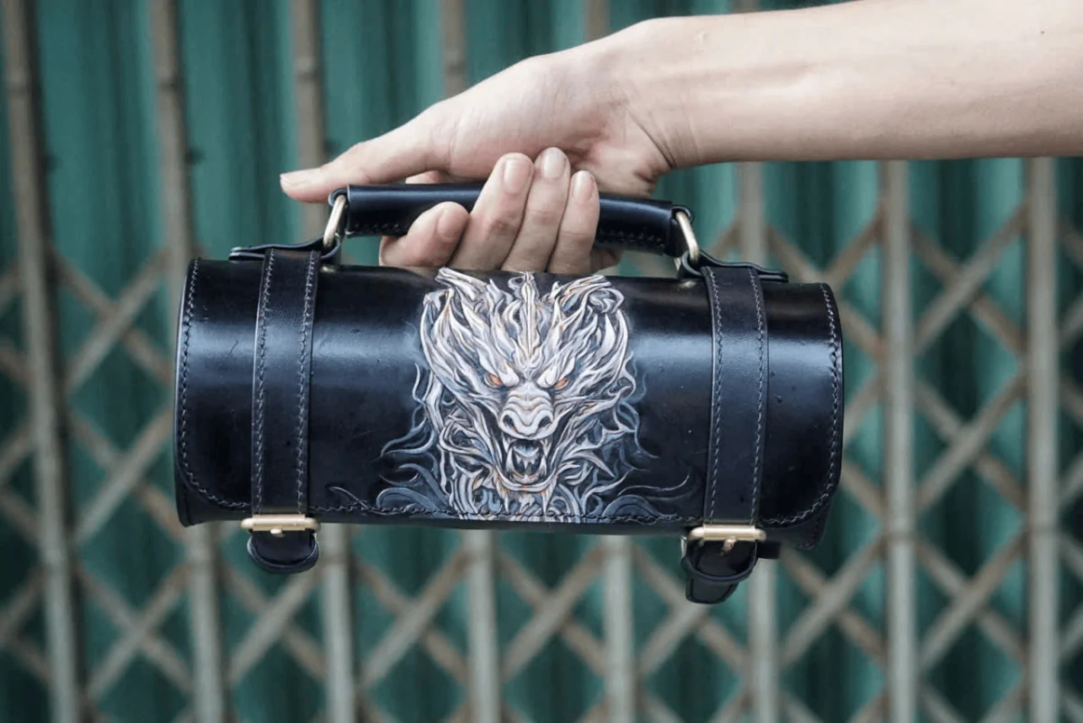 Wolf’s Fury” Handcrafted Leather Barrel Bag – 3D Carved & Hand-Painted Art