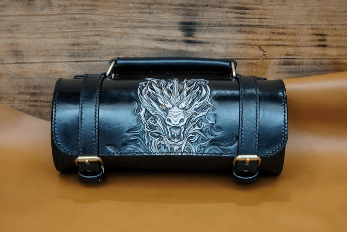 Wolf’s Fury” Handcrafted Leather Barrel Bag – 3D Carved & Hand-Painted Art - Image 3